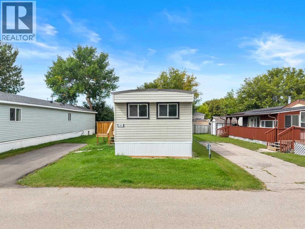 6220 17 Avenue Southeast Property Photo 3