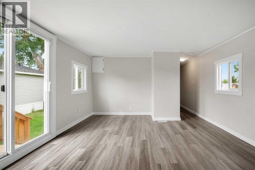 6220 17 Avenue Southeast Property Photo 6