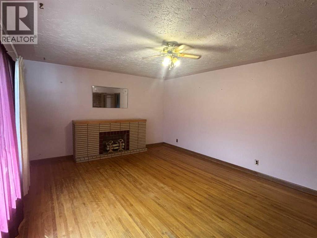 1915 1 Avenue N Property Photo 7
