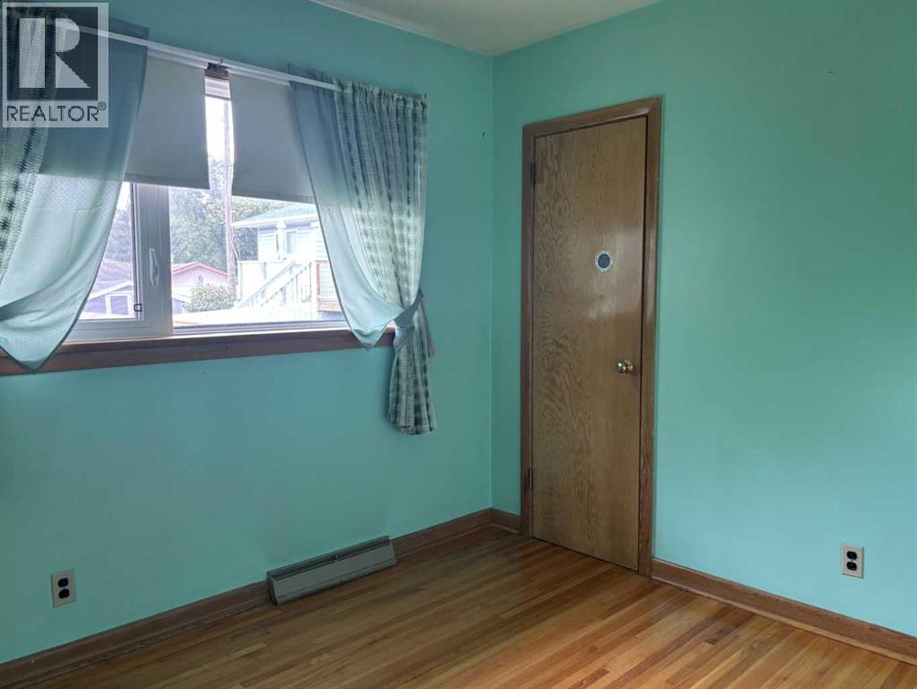 1915 1 Avenue N Property Photo 8