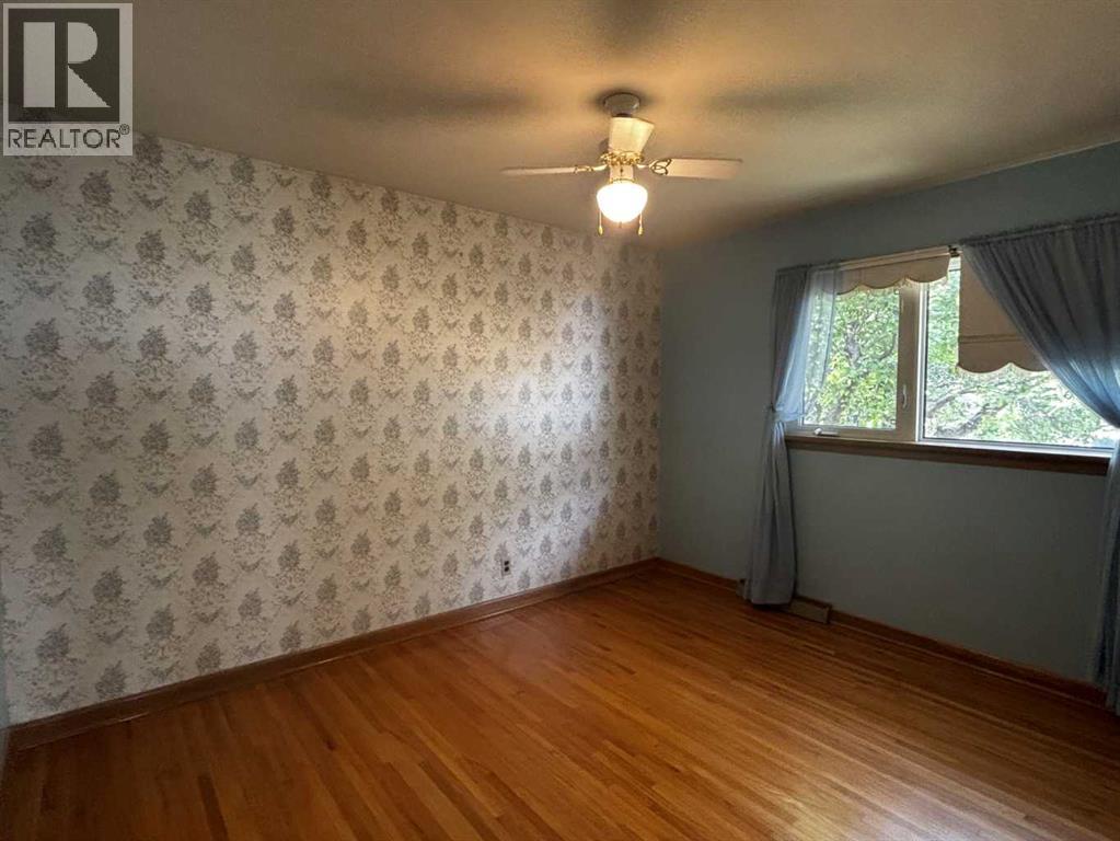 1915 1 Avenue N Property Photo 9