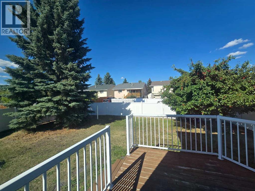 47 Escott Close Property Photo 2