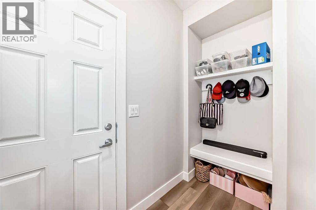 8 Yorkville Link Sw Property Photo 8