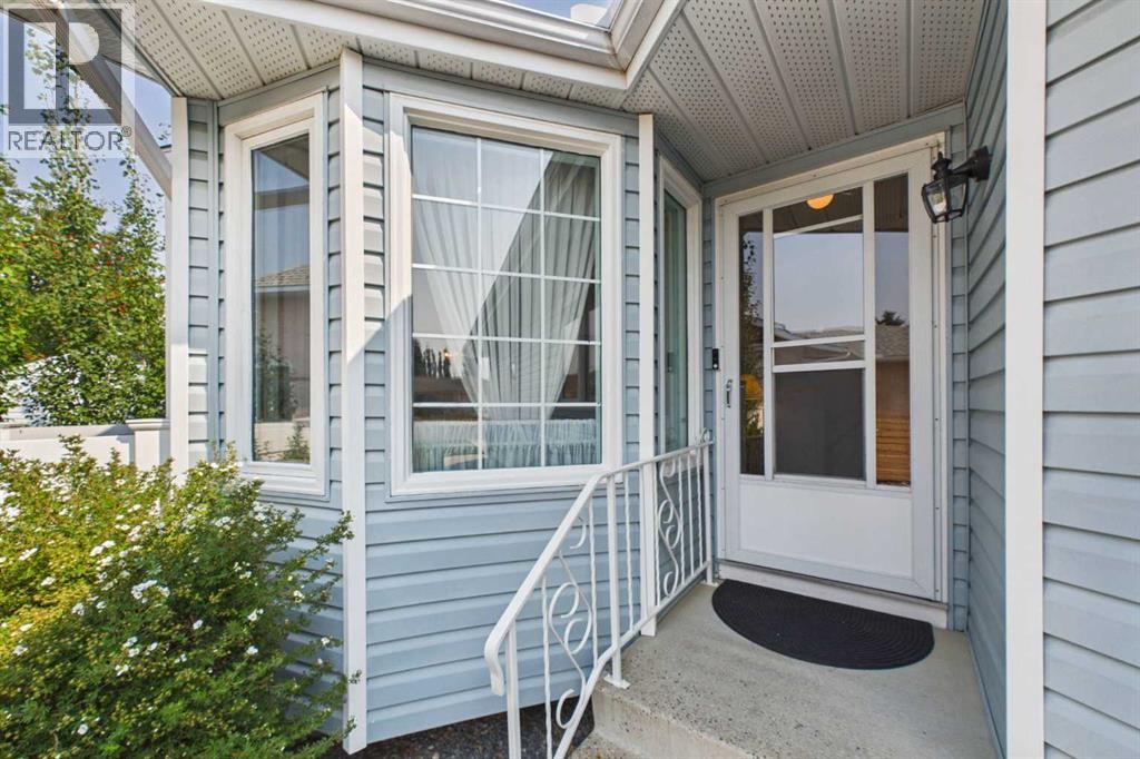 183 Doran Crescent Property Photo 2