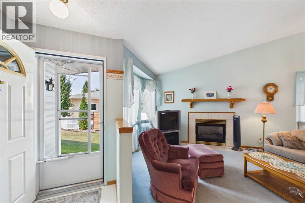 183 Doran Crescent Property Photo 3