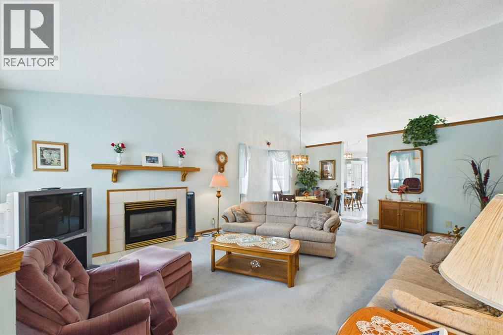 183 Doran Crescent Property Photo 4