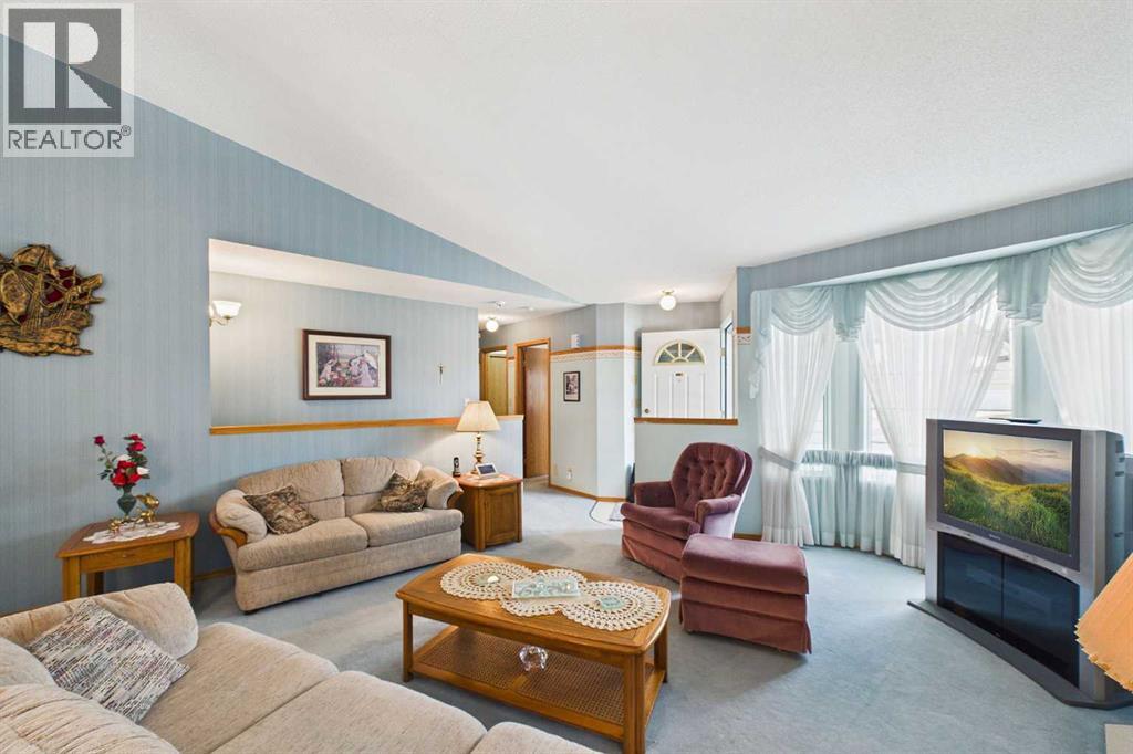 183 Doran Crescent Property Photo 7