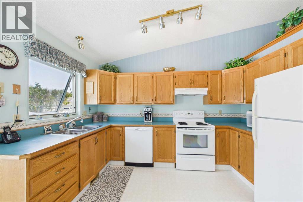 183 Doran Crescent Property Photo 13