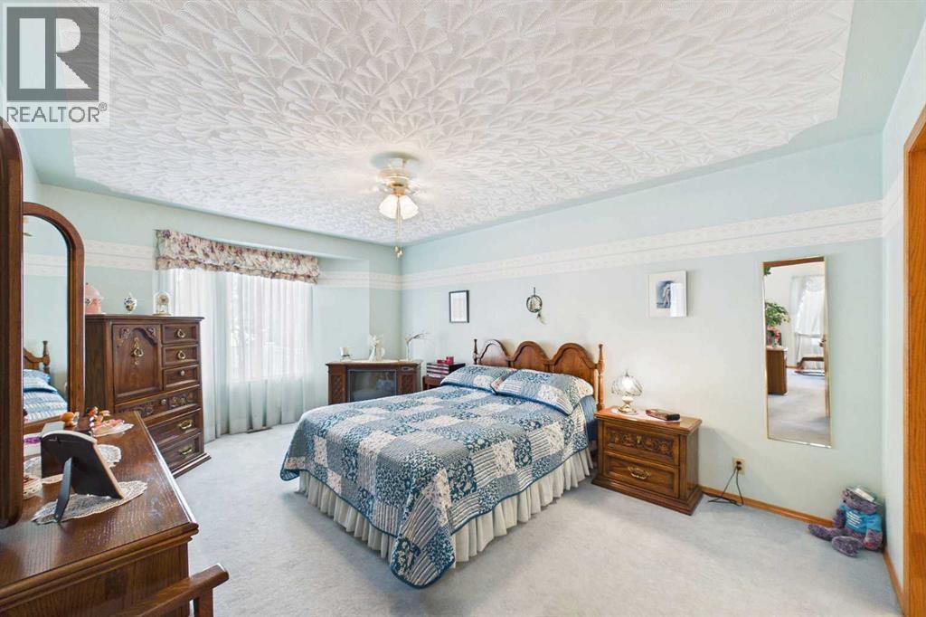 183 Doran Crescent Property Photo 17