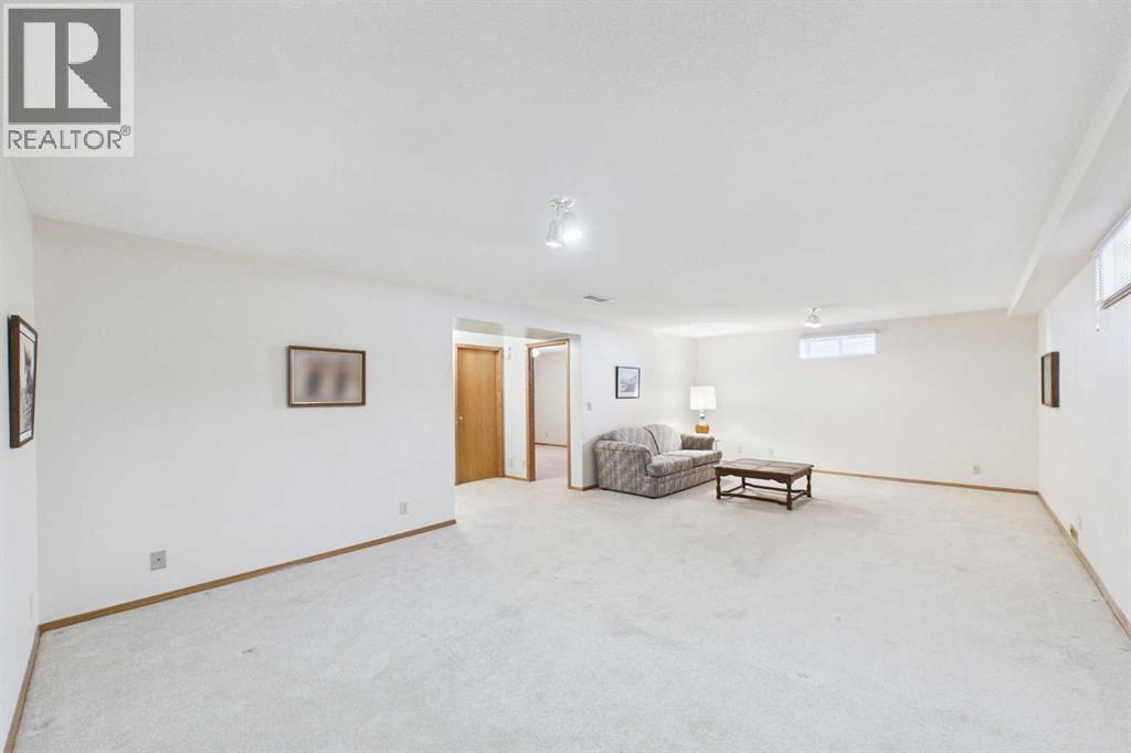 183 Doran Crescent Property Photo 26