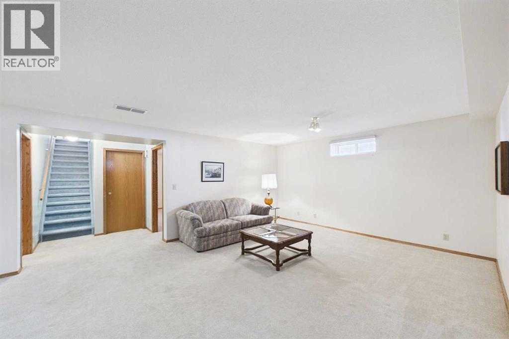 183 Doran Crescent Property Photo 27