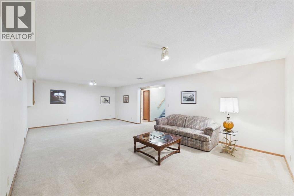 183 Doran Crescent Property Photo 28