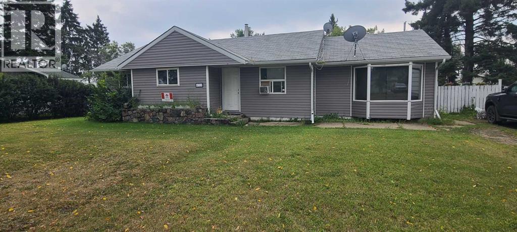 4709 53 Avenue Property Photo 1