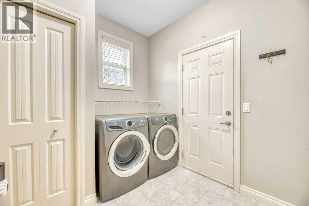 1151 Westmount Drive Property Photo 25