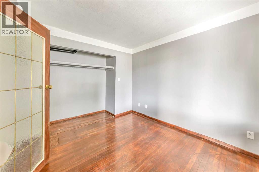 5207 48 Street Property Photo 7