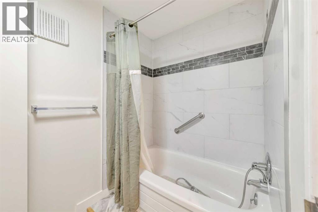 5207 48 Street Property Photo 10