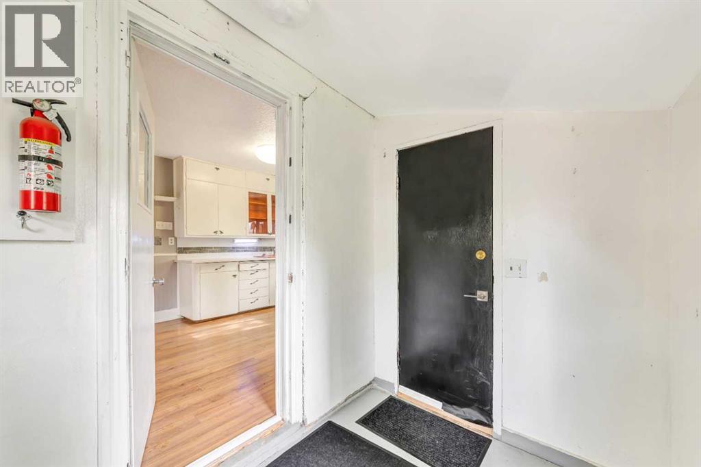 5207 48 Street Property Photo 13
