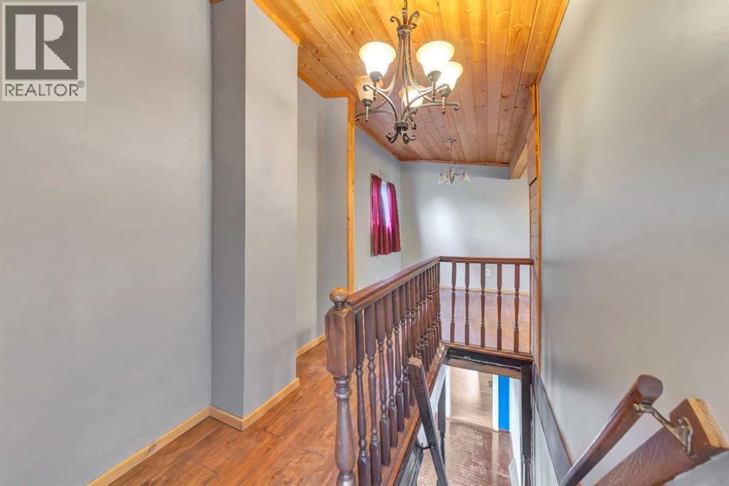 5207 48 Street Property Photo 15