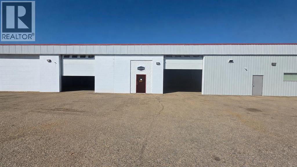 6503 67 Street Property Photo 1