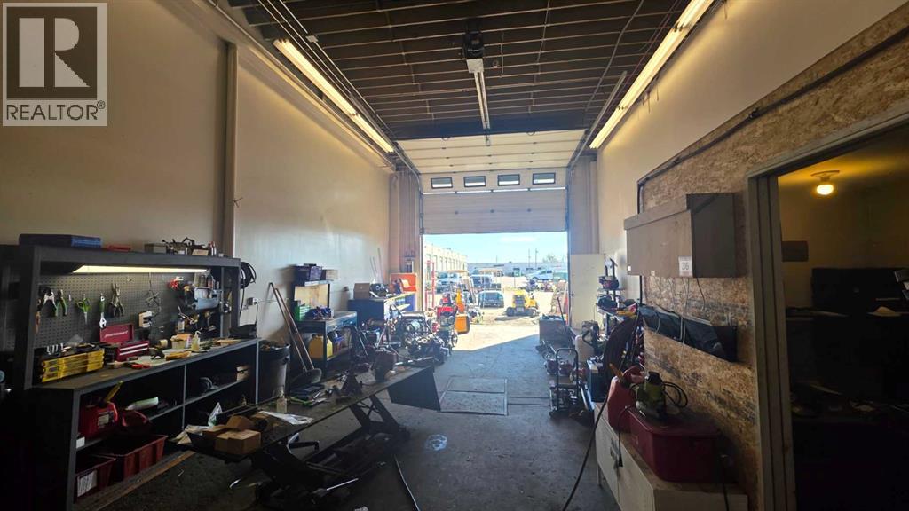 6503 67 Street Property Photo 11