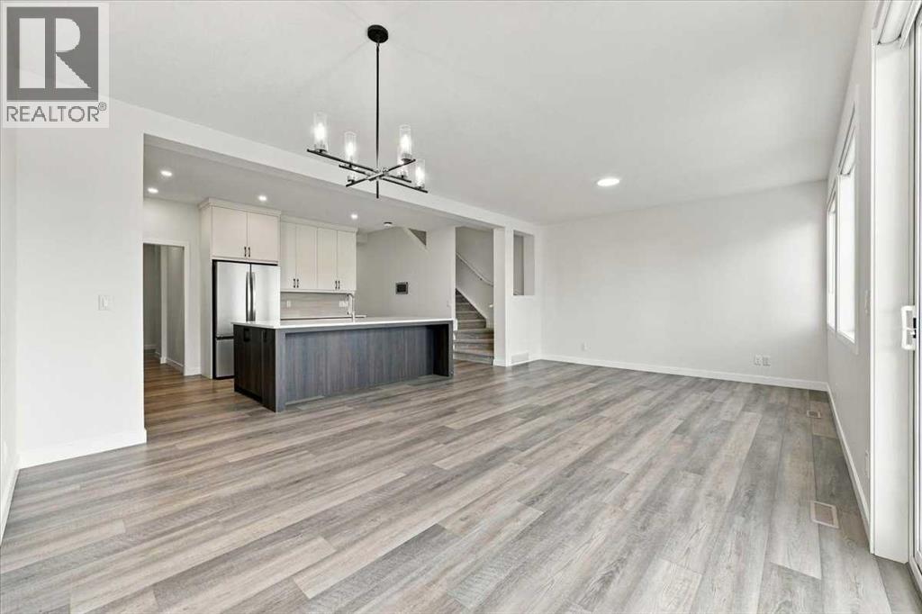 130 Corner Glen Square Ne Property Photo 3