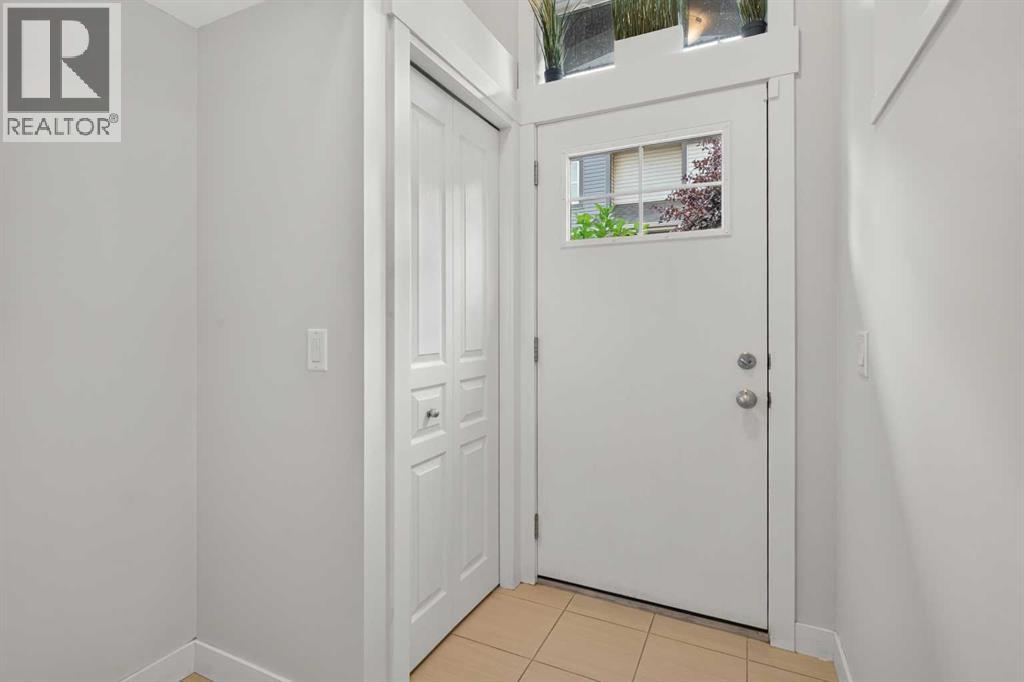 1106 Mckenzie Towne Row Se Property Photo 4