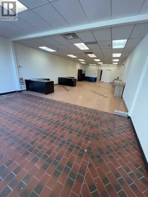 4804 50 Street Property Photo 3