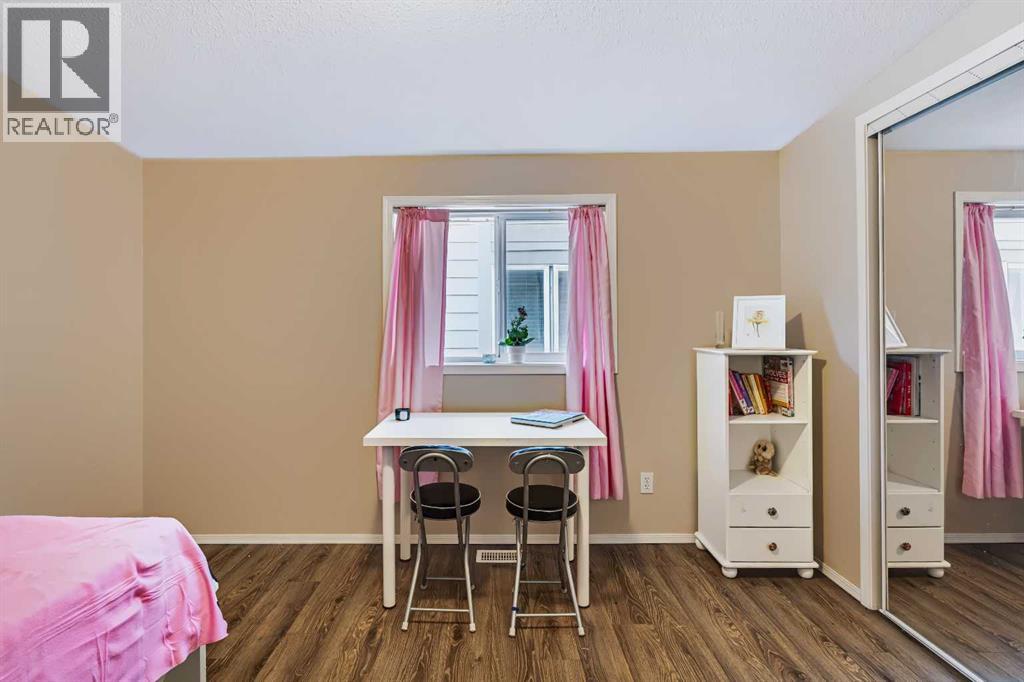 215 17 Avenue Northeast Property Photo 24