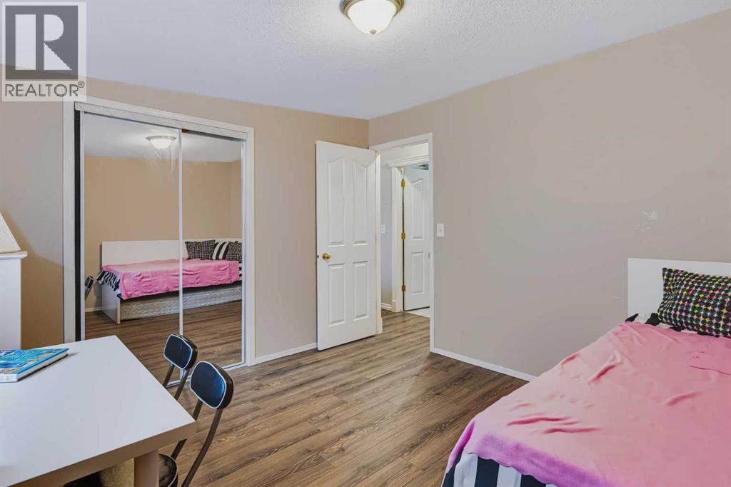 215 17 Avenue Northeast Property Photo 25