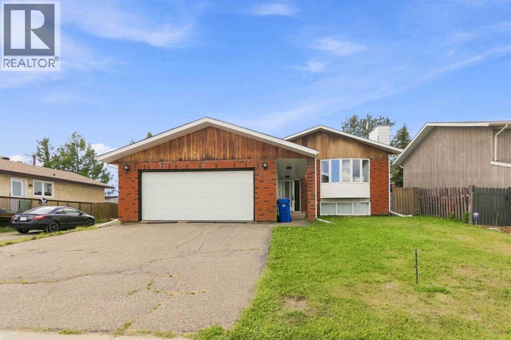234 Kennedy Crescent Property Photo 1