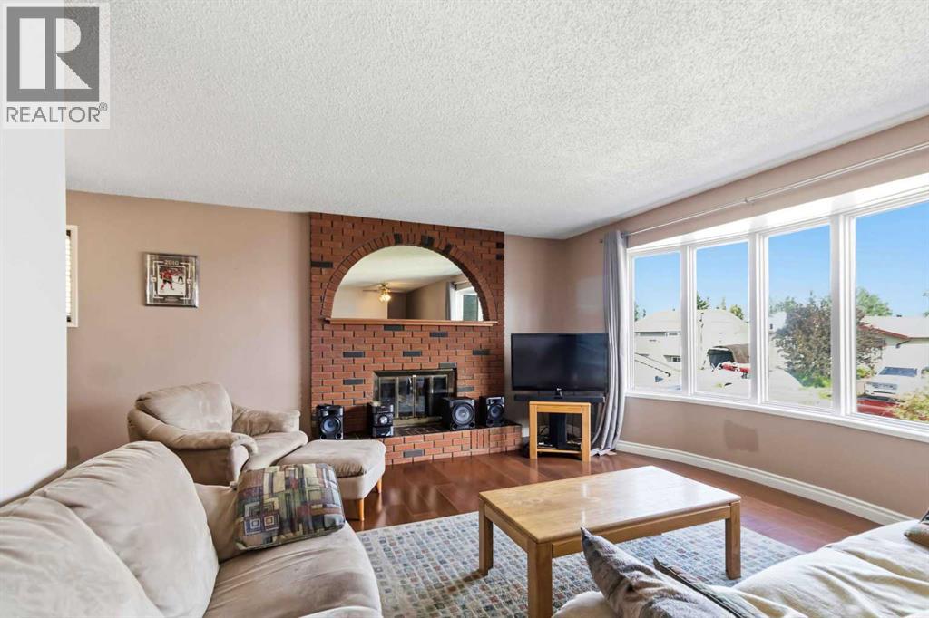 234 Kennedy Crescent Property Photo 4