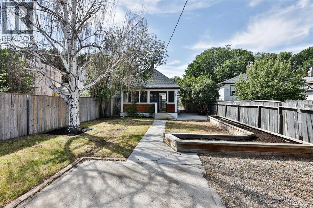 937 10 Street S Property Photo 17