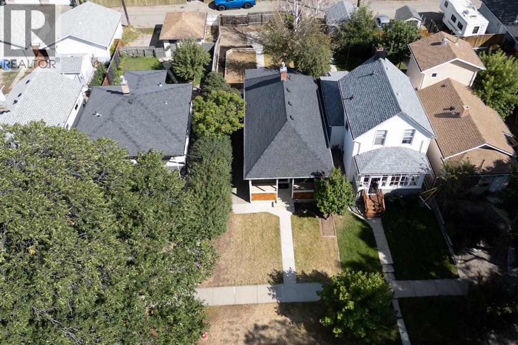 937 10 Street S Property Photo 20