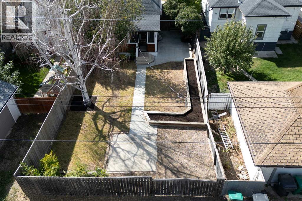 937 10 Street S Property Photo 24