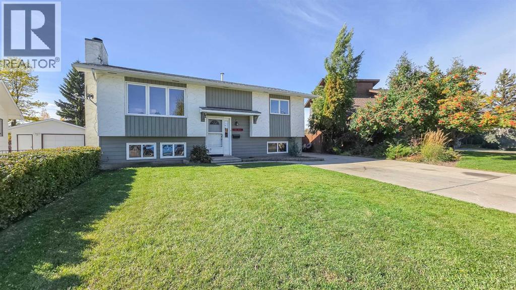 7330 99a Street Property Photo 1