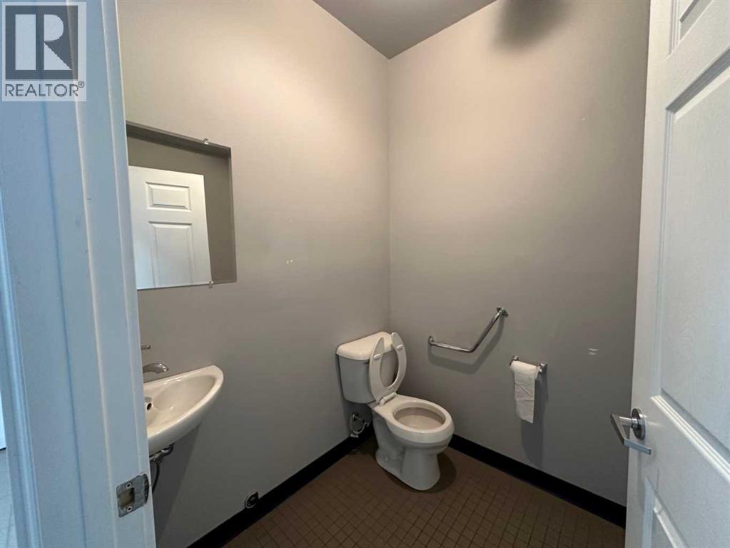 225 Macdonald Crescent Property Photo 8