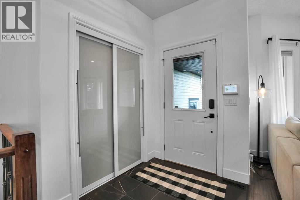 112 Aspen Creek Crescent Property Photo 4