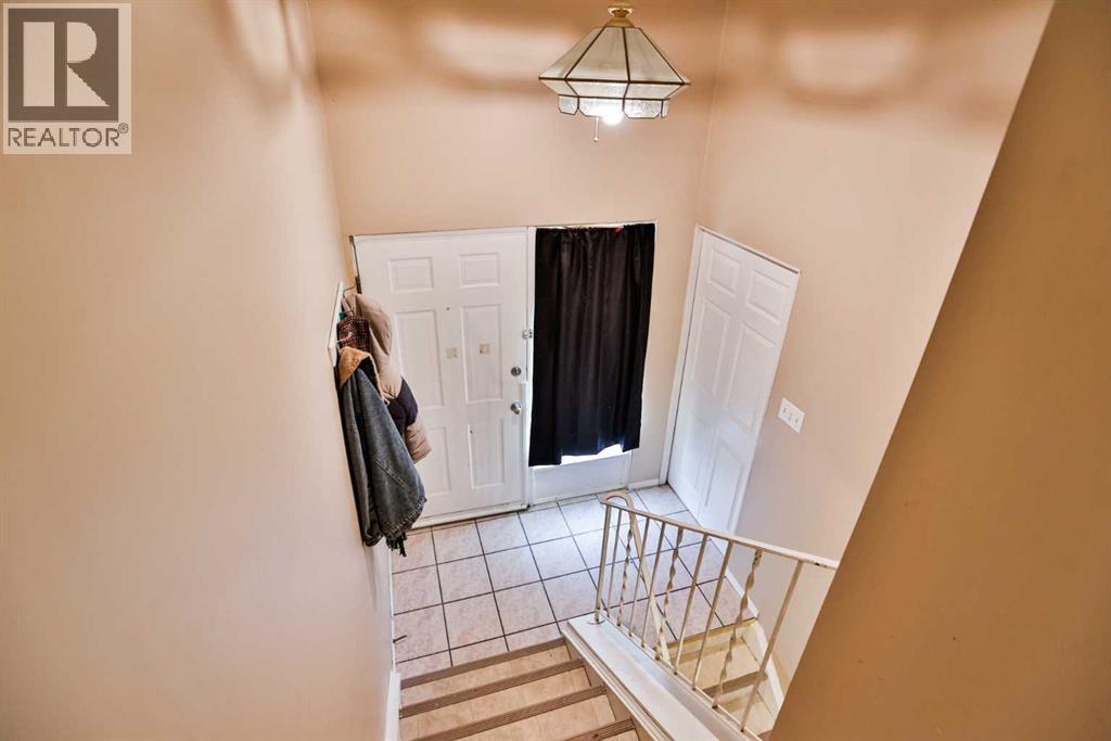 49 Meadowlark Boulevard N Property Photo 5