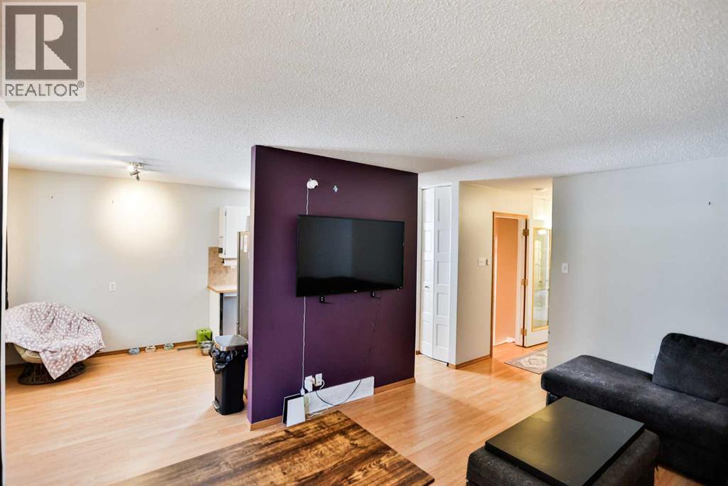 49 Meadowlark Boulevard N Property Photo 8