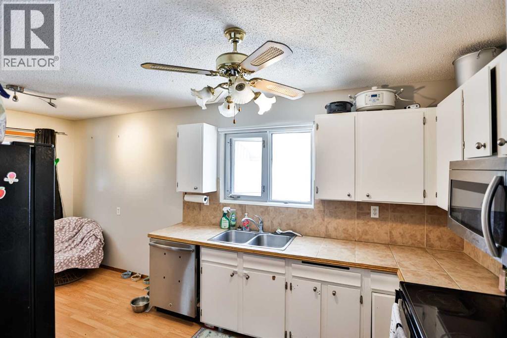 49 Meadowlark Boulevard N Property Photo 11