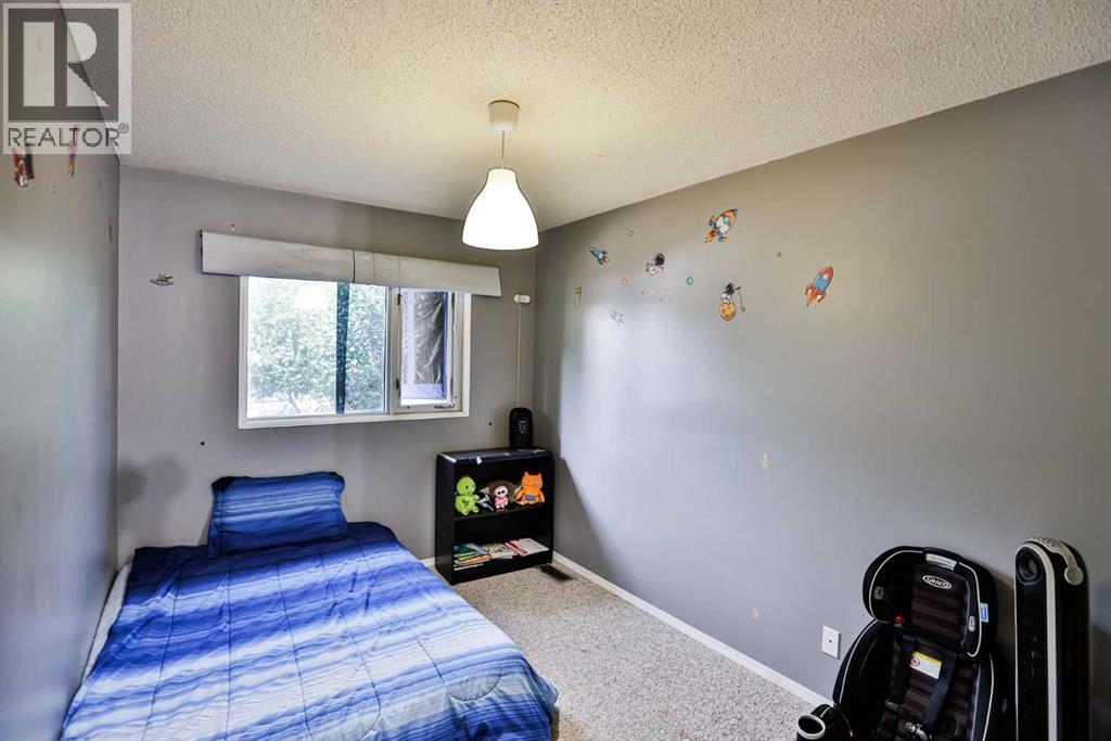 49 Meadowlark Boulevard N Property Photo 14