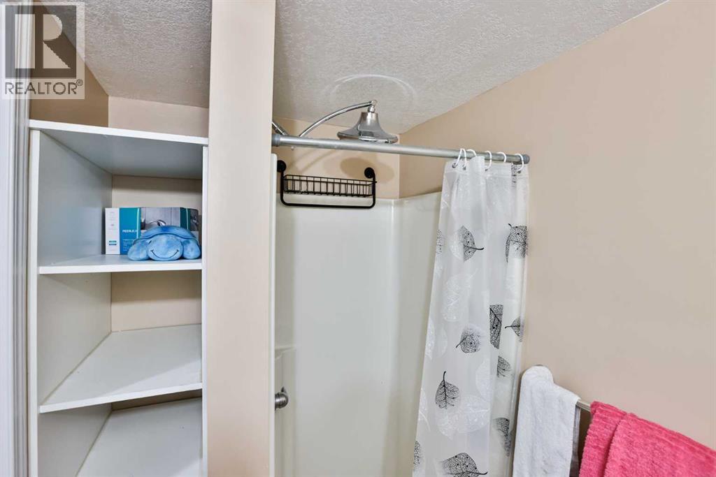 49 Meadowlark Boulevard N Property Photo 21