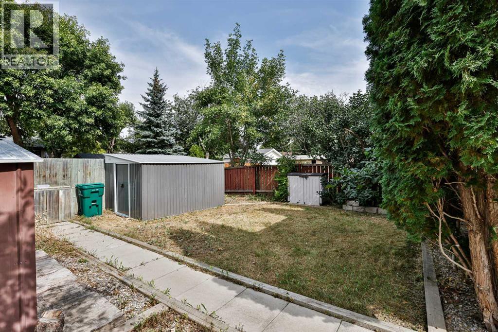 49 Meadowlark Boulevard N Property Photo 25