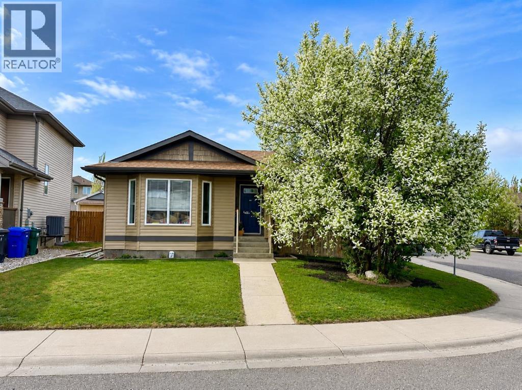 118 Silkstone Road W Property Photo 1