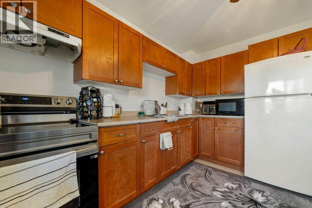 3319 - 3321 5a Avenue S Property Photo 22