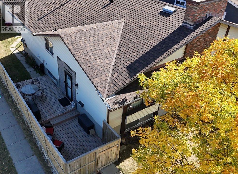8432 Berkley Road Nw Property Photo 2