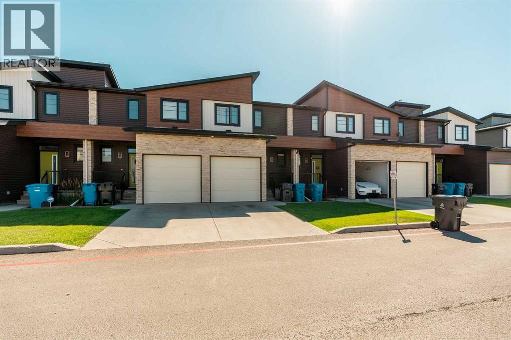 462 Highlands Boulevard West Property Photo 1