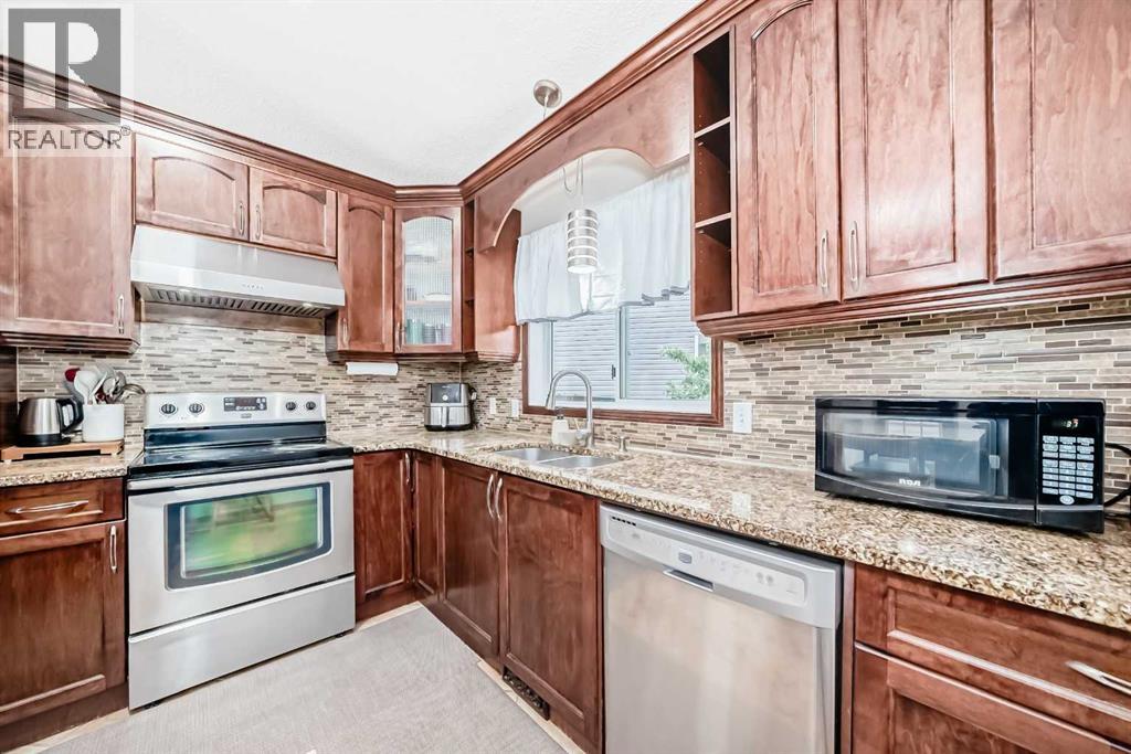 16 Martinridge Way Ne Property Photo 13