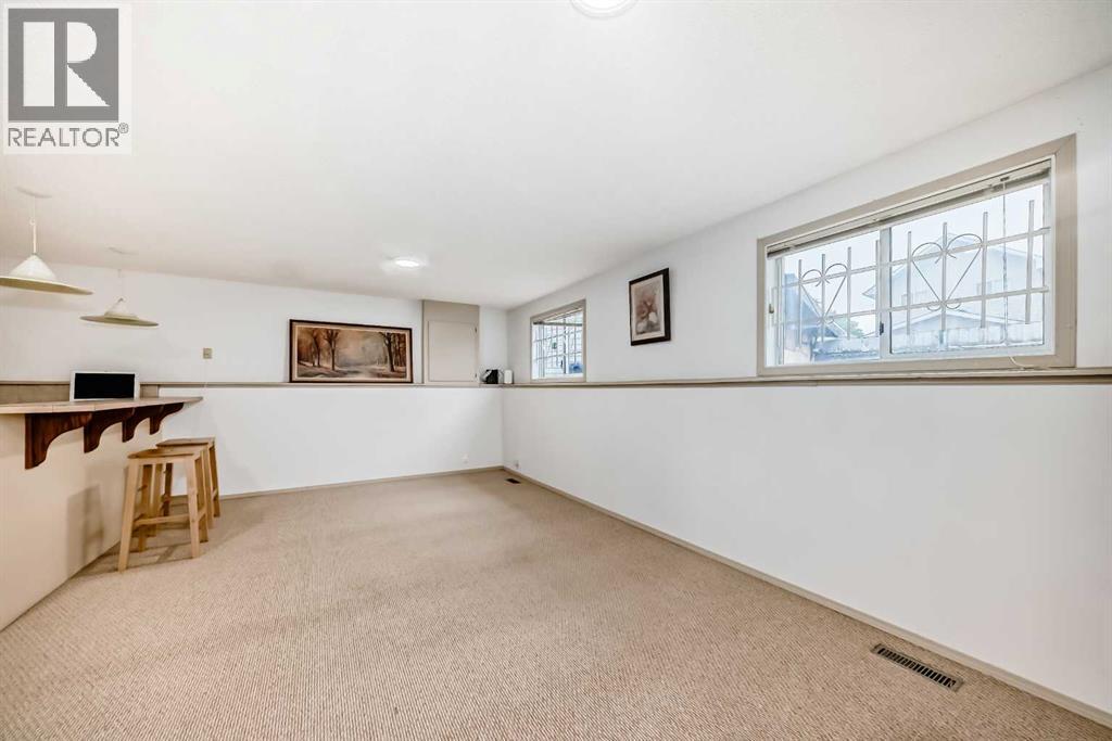 16 Martinridge Way Ne Property Photo 23