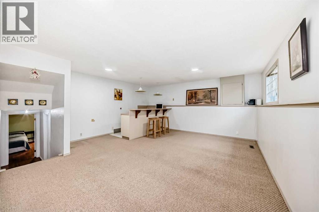 16 Martinridge Way Ne Property Photo 24
